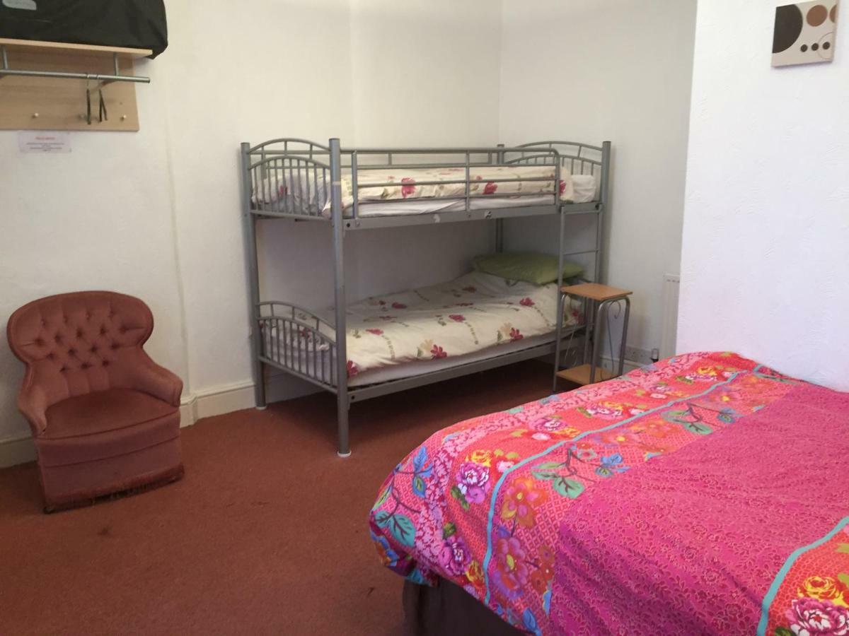 Cadeby 3*